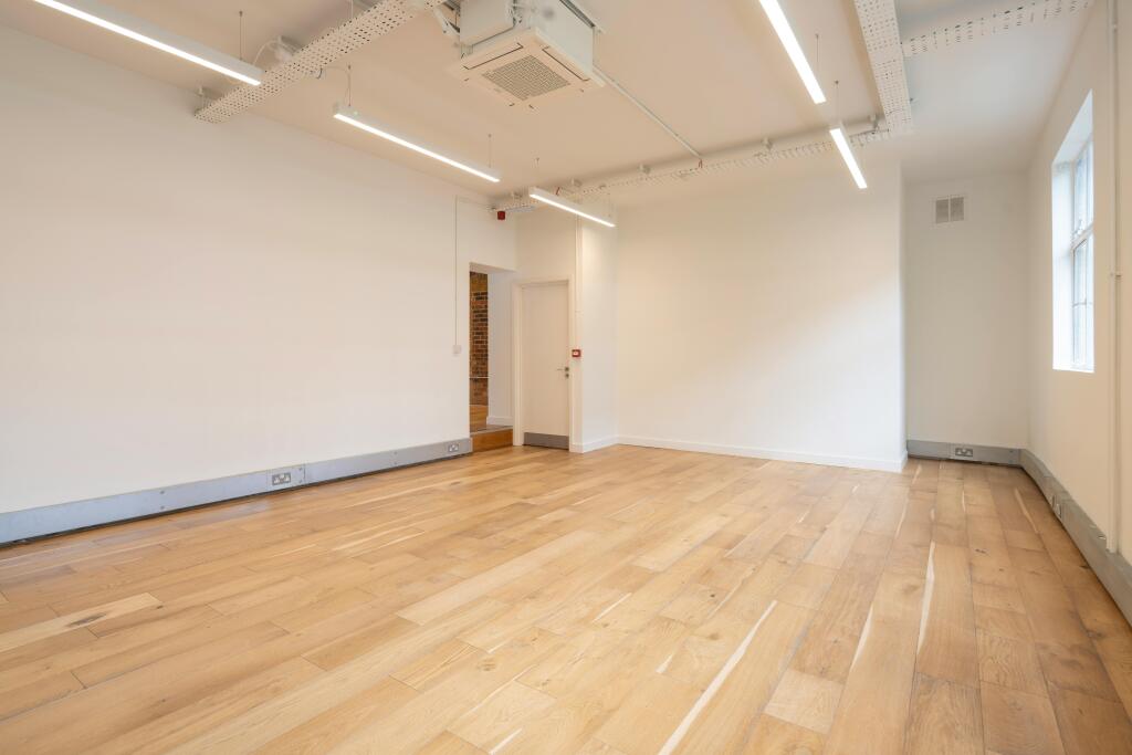 MC4349-6172-HR.jpg