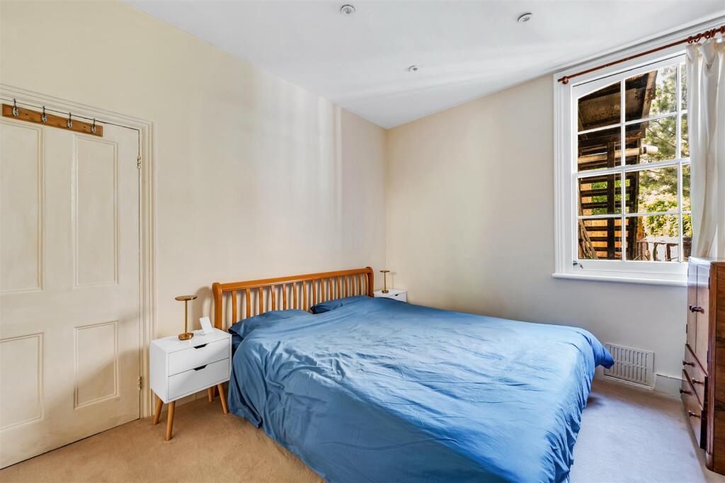 Apartment in London - View 4