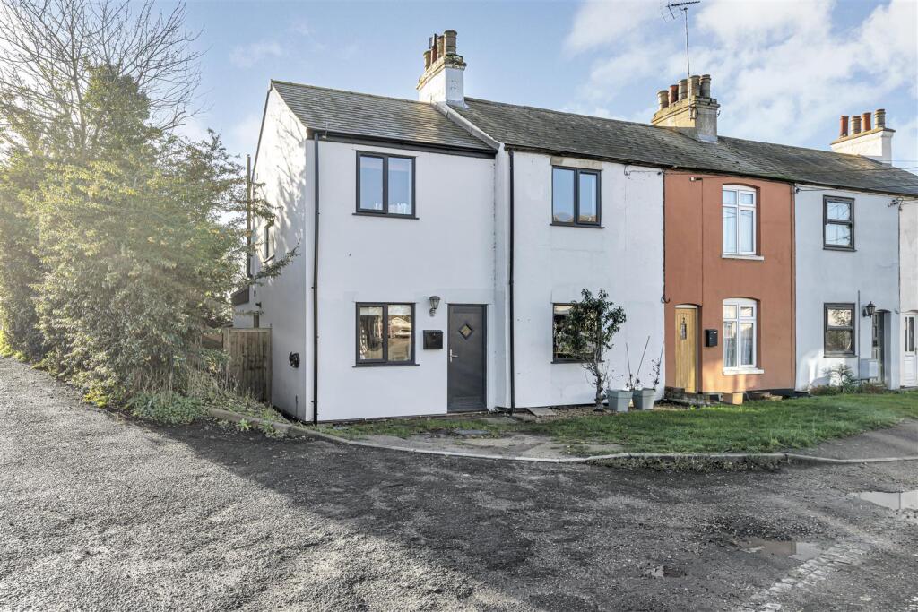 3-bed terraced on Factory Lane, Brantham, £375,000