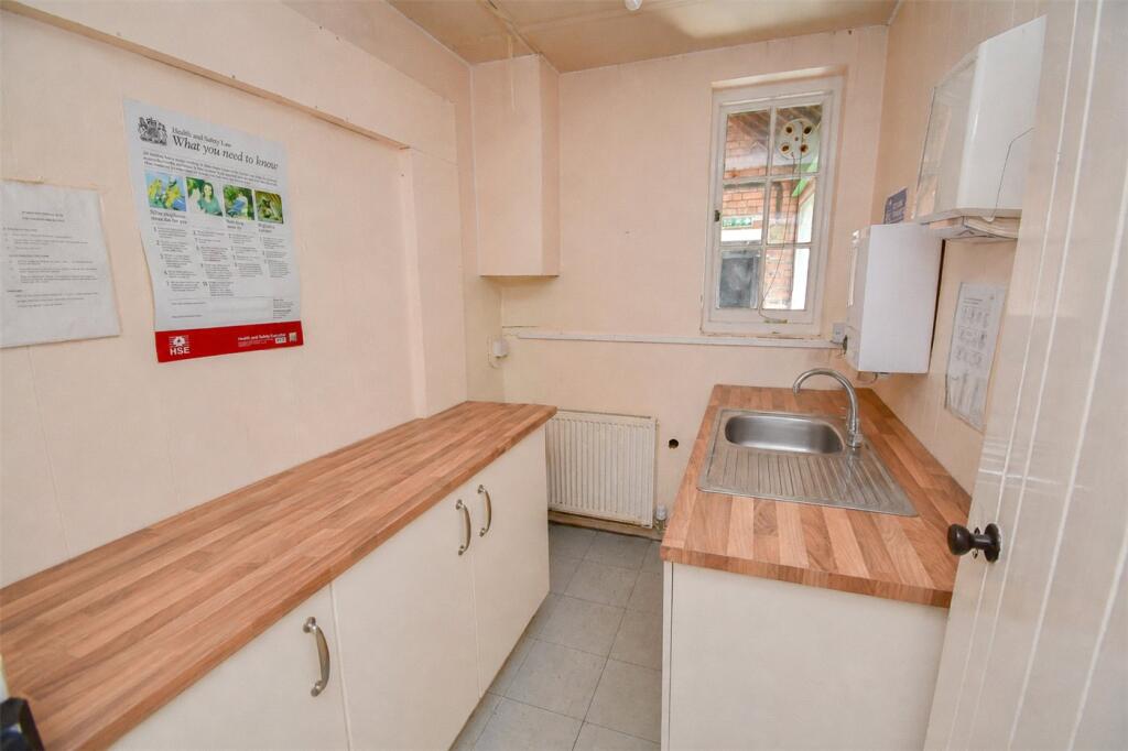 House in Ellesmere Port, Whitby - View 5