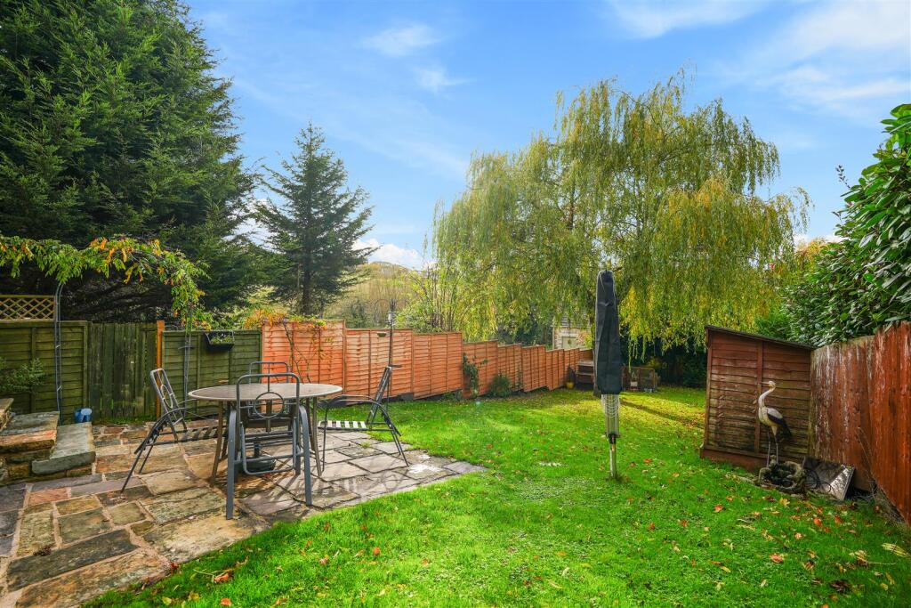 Nether Birchitt Farm Cottage, Sheffield Road Dronfield, S18 2GD photo 3