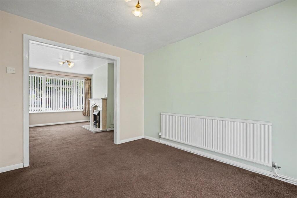 House in Nottingham, Dovedale Estate, Long Eaton - More