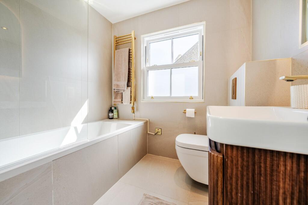 Apartment in London - View 4