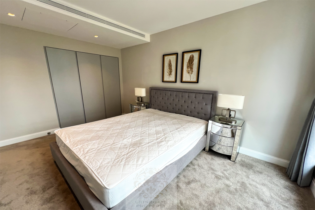 Apartment in London - More