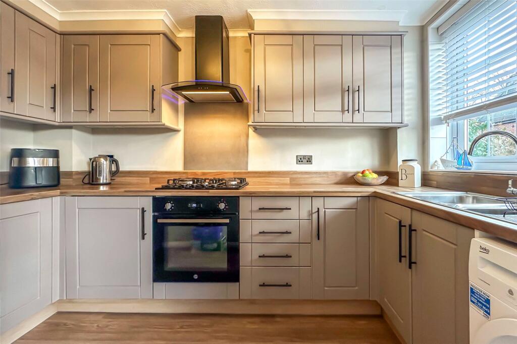 St. Anthonys Way, Rustington, Littlehampton, West Sussex photo 3