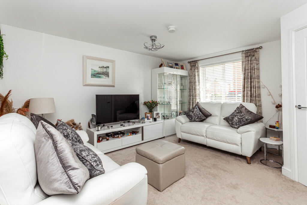 22, Hedgehog Way photo 2