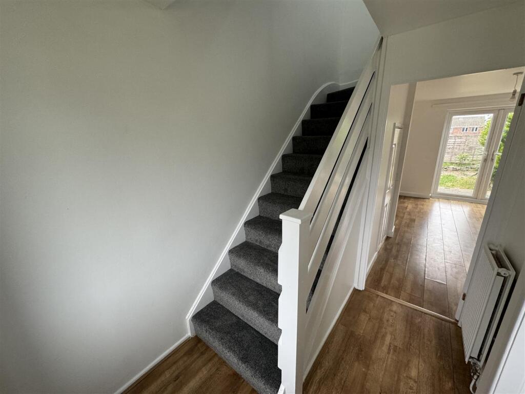House in Newport - View 5