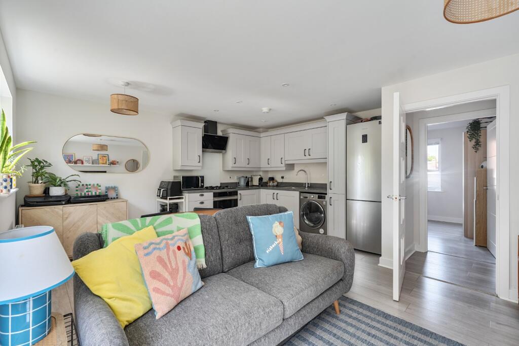 Apartment in Southampton - View 4