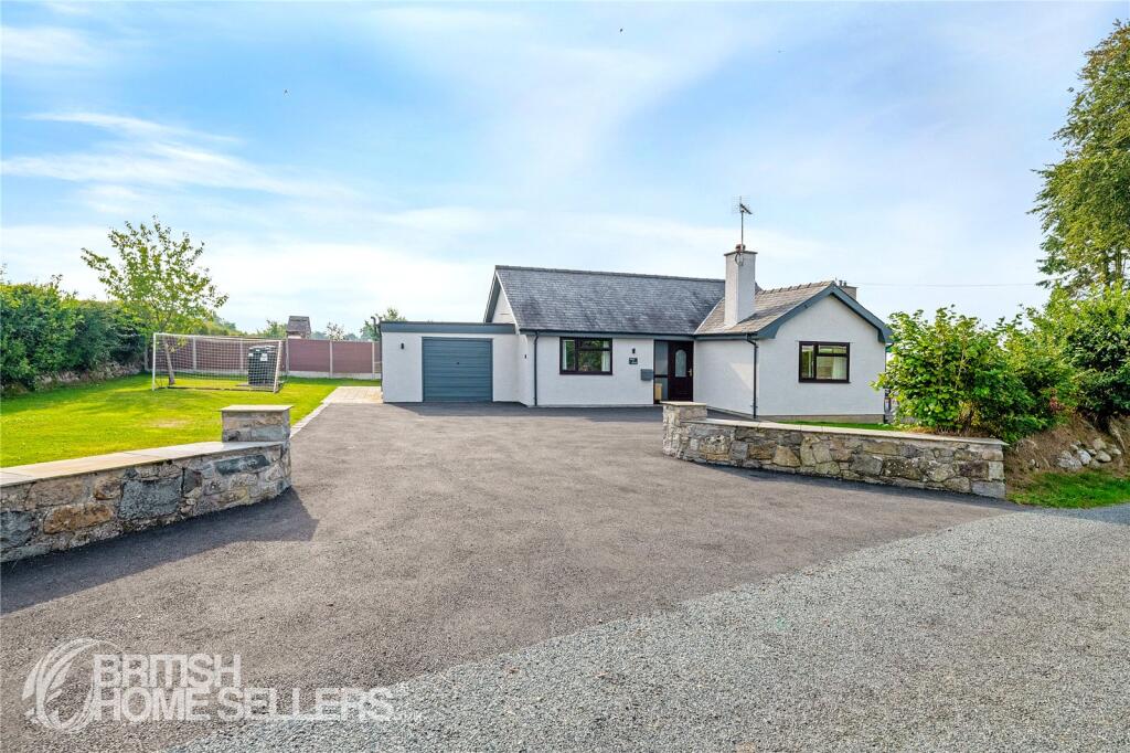 Main image of property: Pencaenewydd, Pwllheli, Gwynedd, LL53
