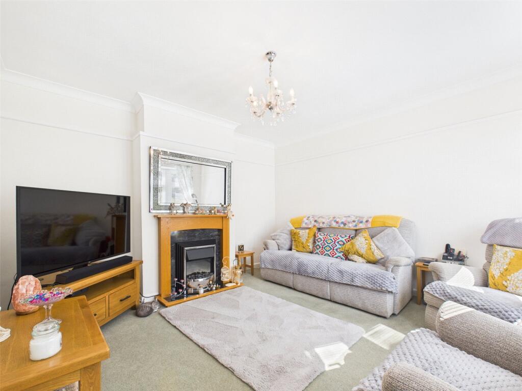 Glenville Road, Walkford, Christchurch, Dorset, BH23 photo 2
