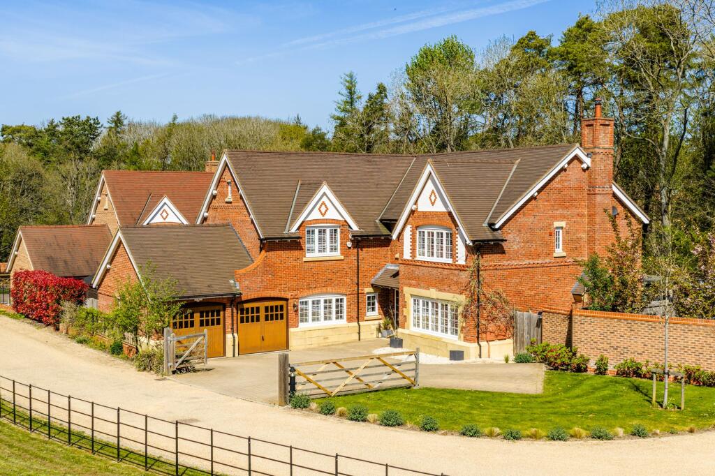 Main image of property: Earls Farm Way, Wood Burcote NN12