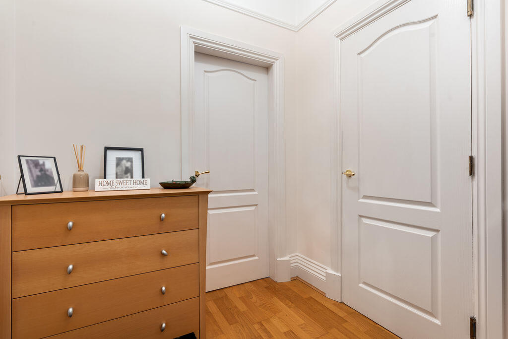 Apartment in Douglas - More