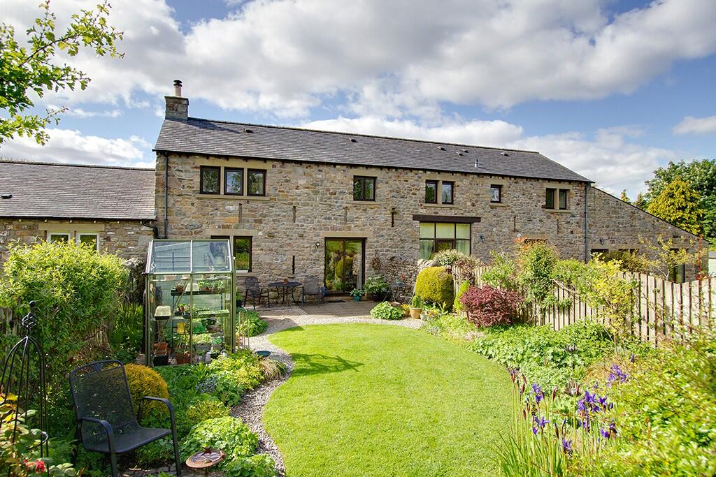 Main image of property: HAYLOFT COTTAGE, WENNINGTON, LA2 8NZ