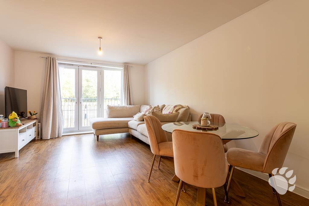 Apartment in Southend-on-Sea - View 5