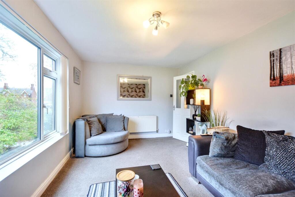 Whiteley Close, Stapleford, Nottingham photo 2