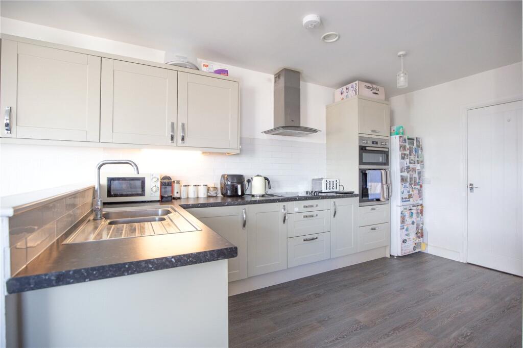 Apartment in Bristol - View 5