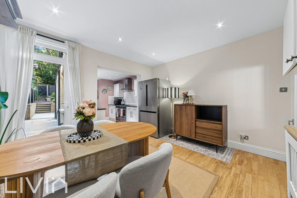House in Croydon - View 5
