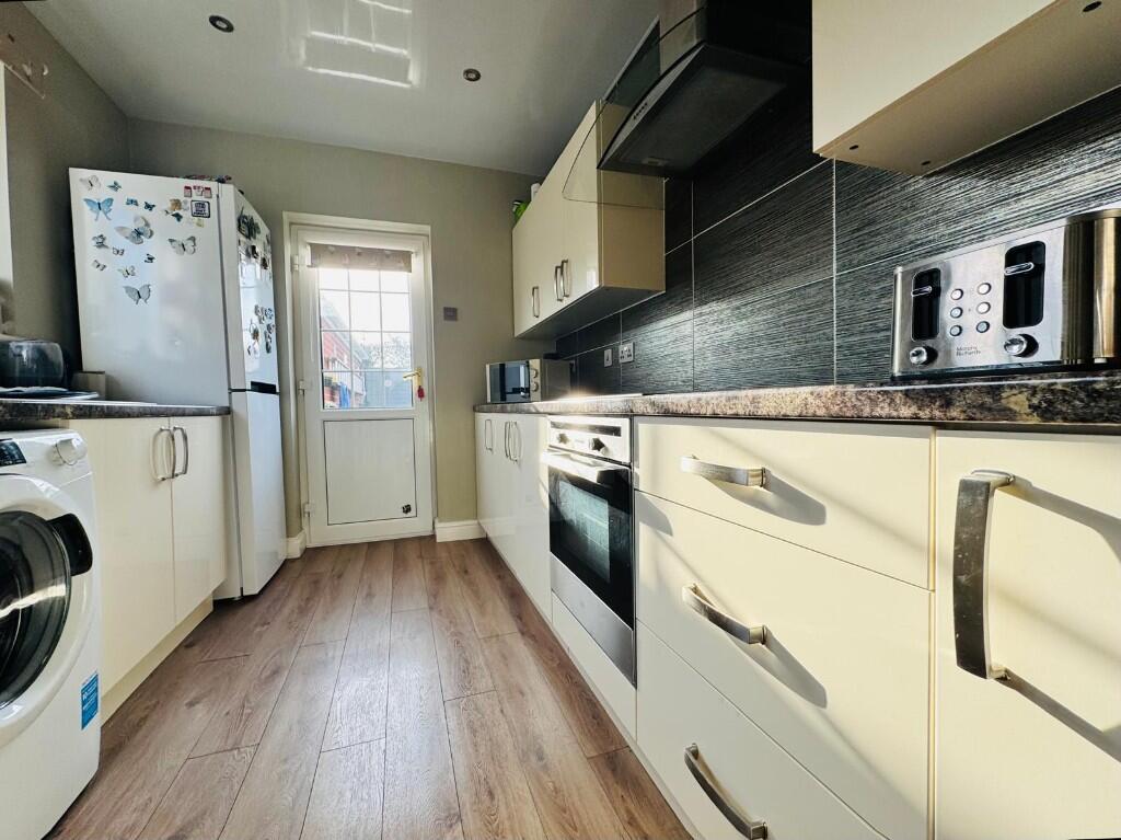 Westgarth Close, TS11 photo 2