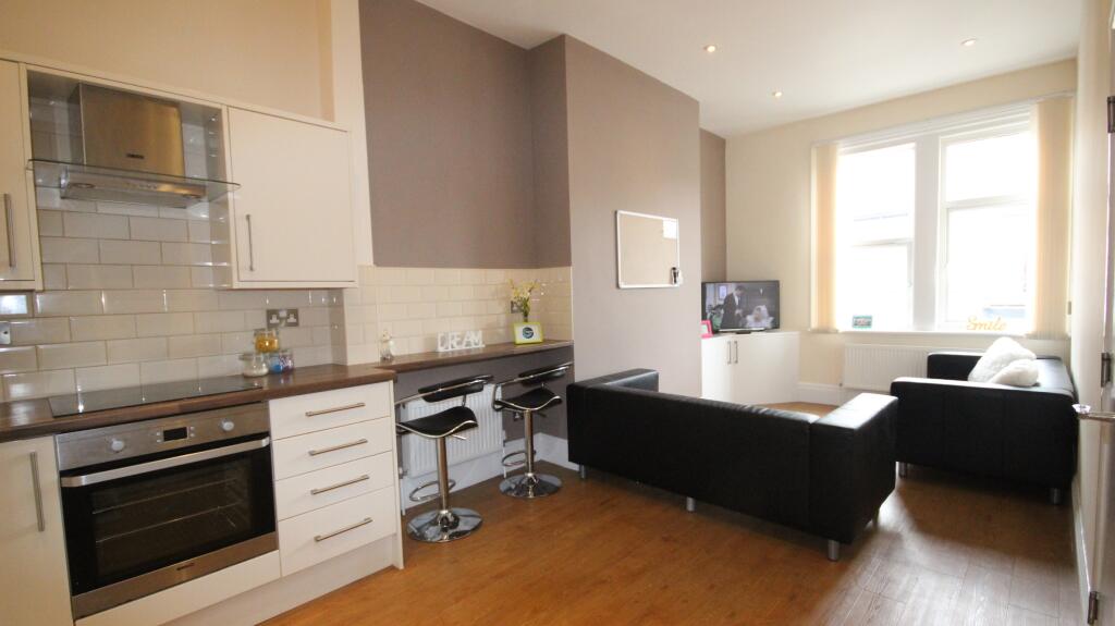 Main image of property: 5 Bed Student Flat - Ecclesall Road