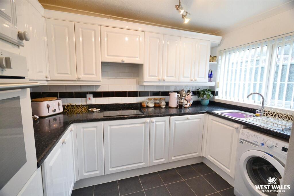 Priory Hill, Milford Haven photo 3