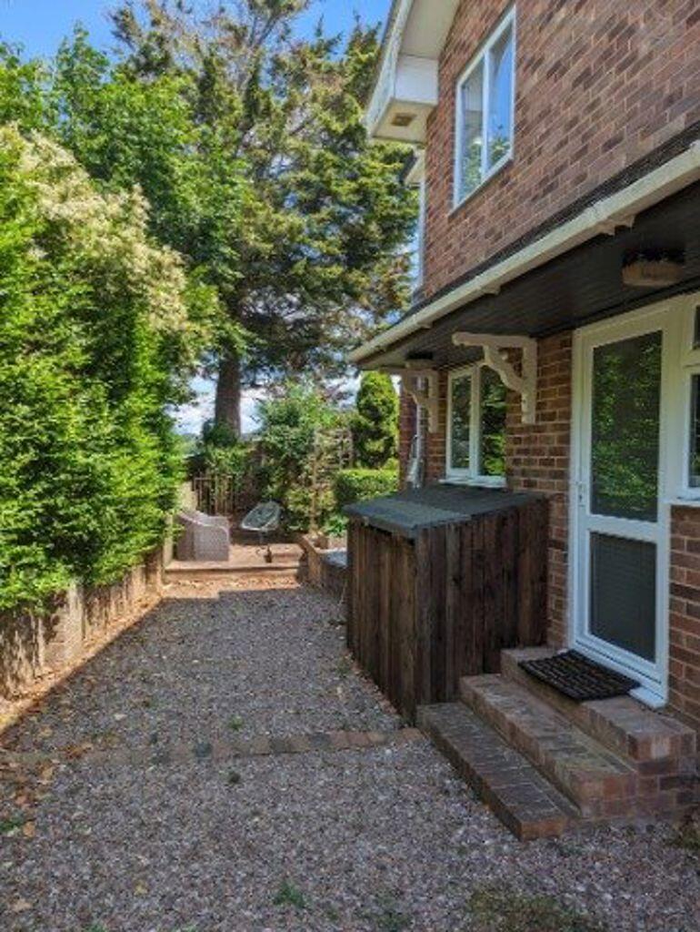 Main image of property: Exmouth, EX8, Foxholes Hill - P3353