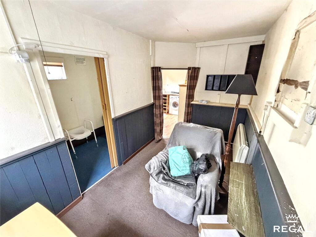 Apartment in Bournemouth, Boscombe - View 4