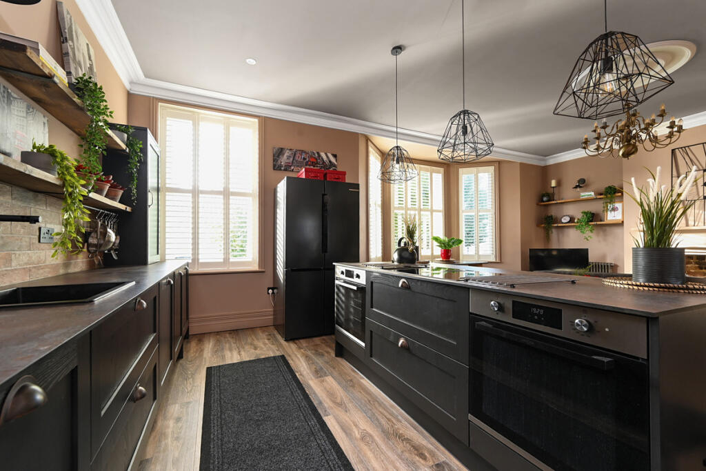 Apartment in Hove, Brunswick - More
