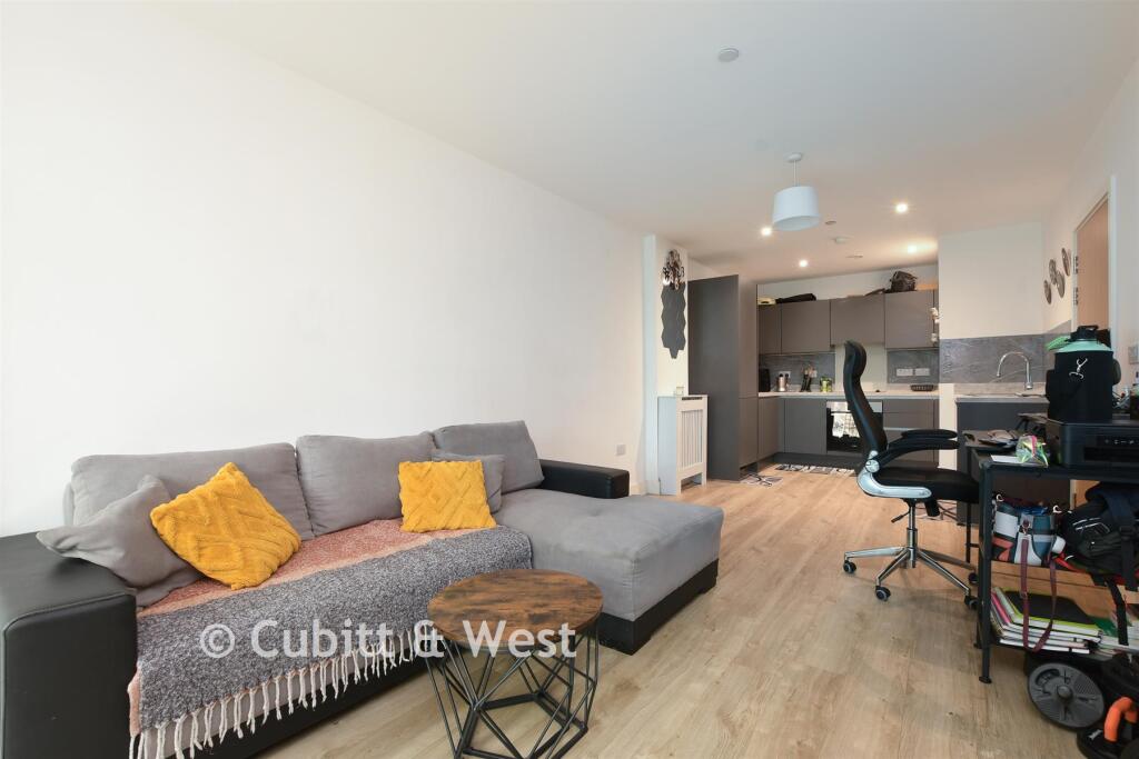 Marketfield Way, Redhill, Surrey - View 5