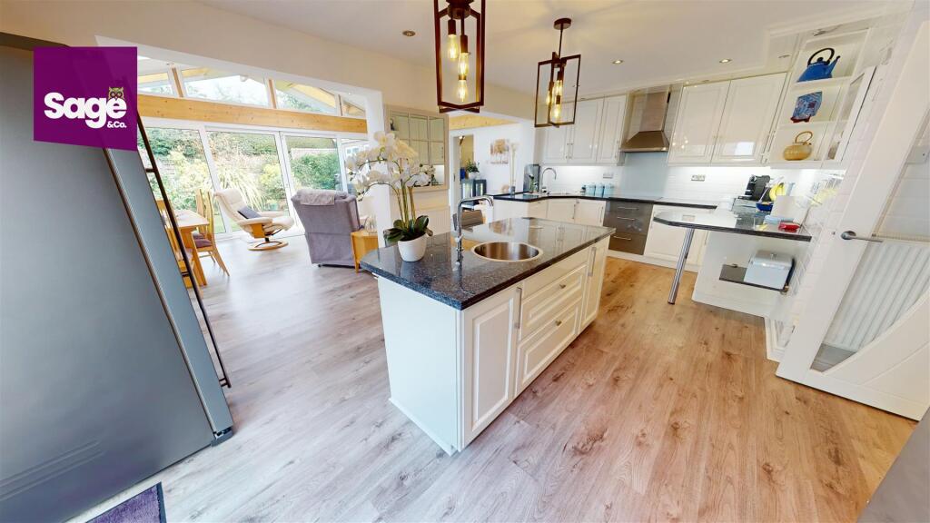 House in Newport, New Inn - View 5