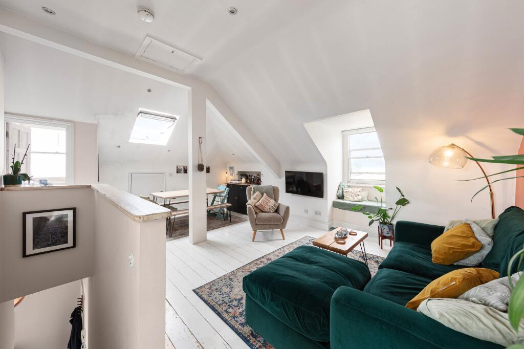 Apartment in London - View 5