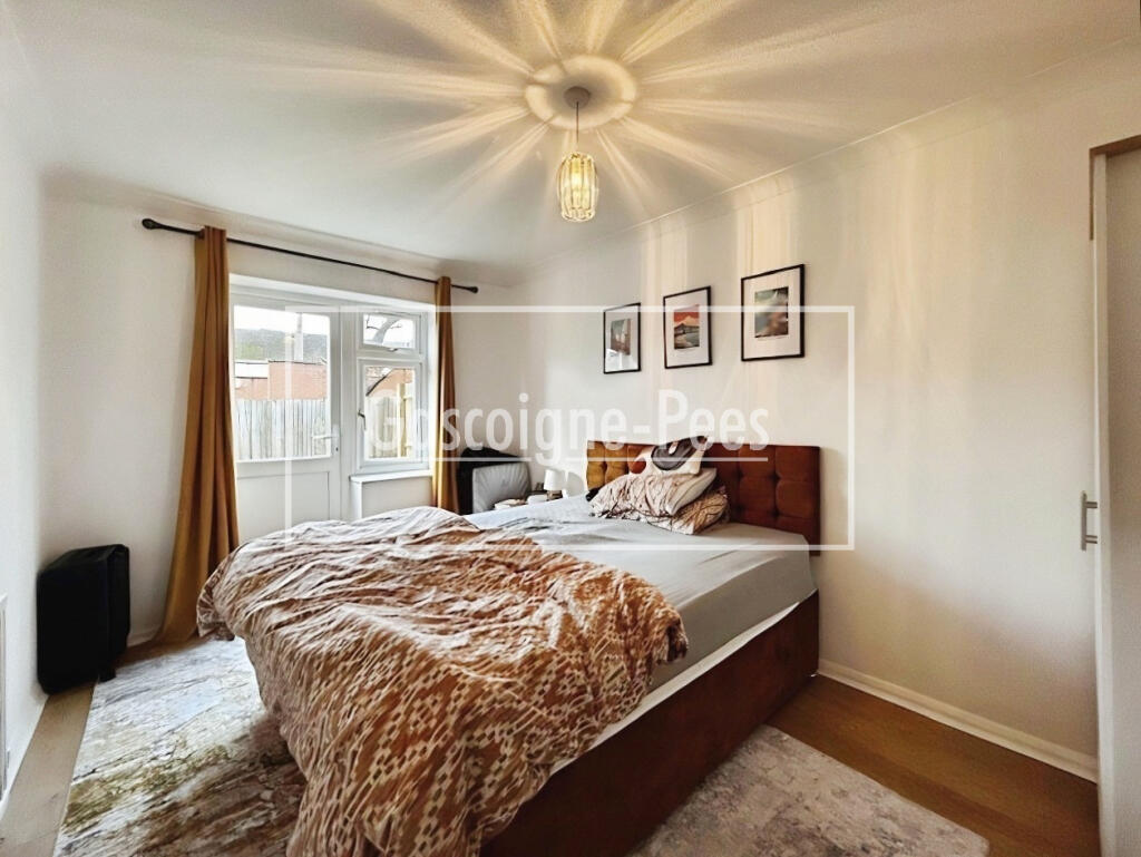 Apartment in Guildford - View 5