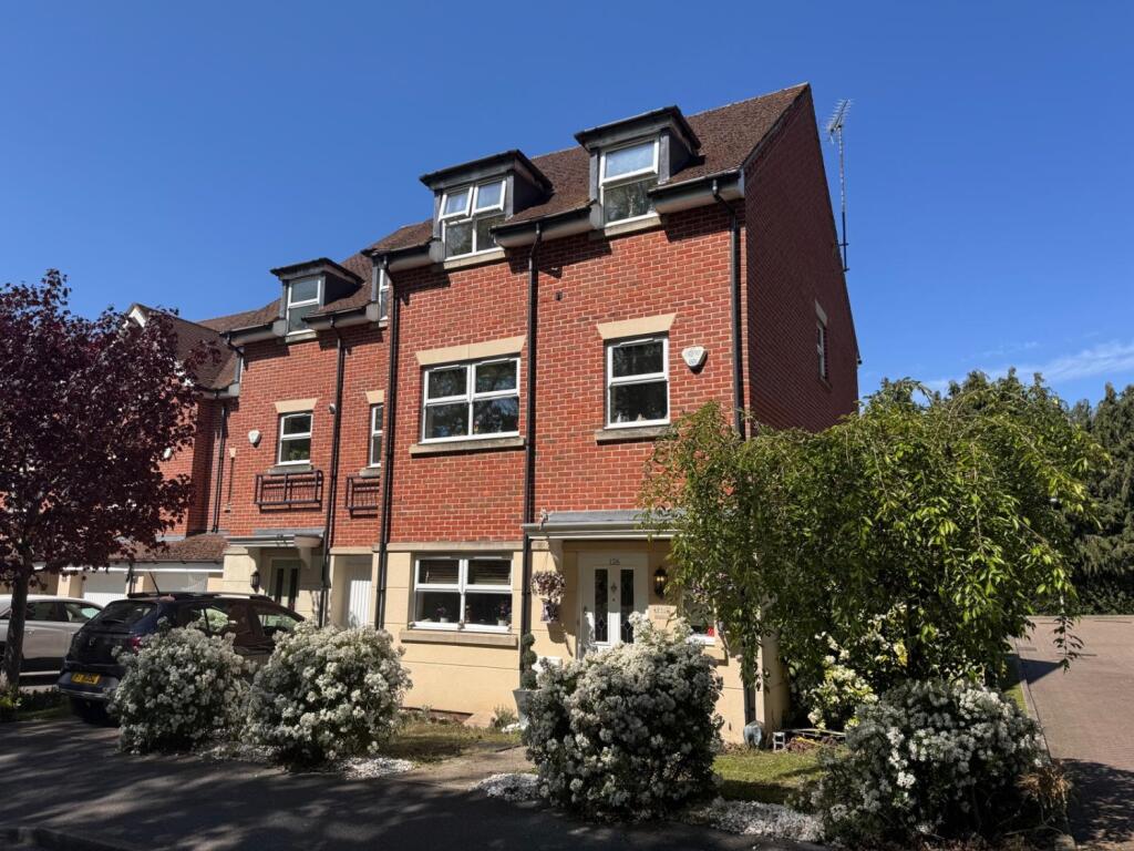Main image of property: Hawthorn Way, Lindford, Hampshire, GU35