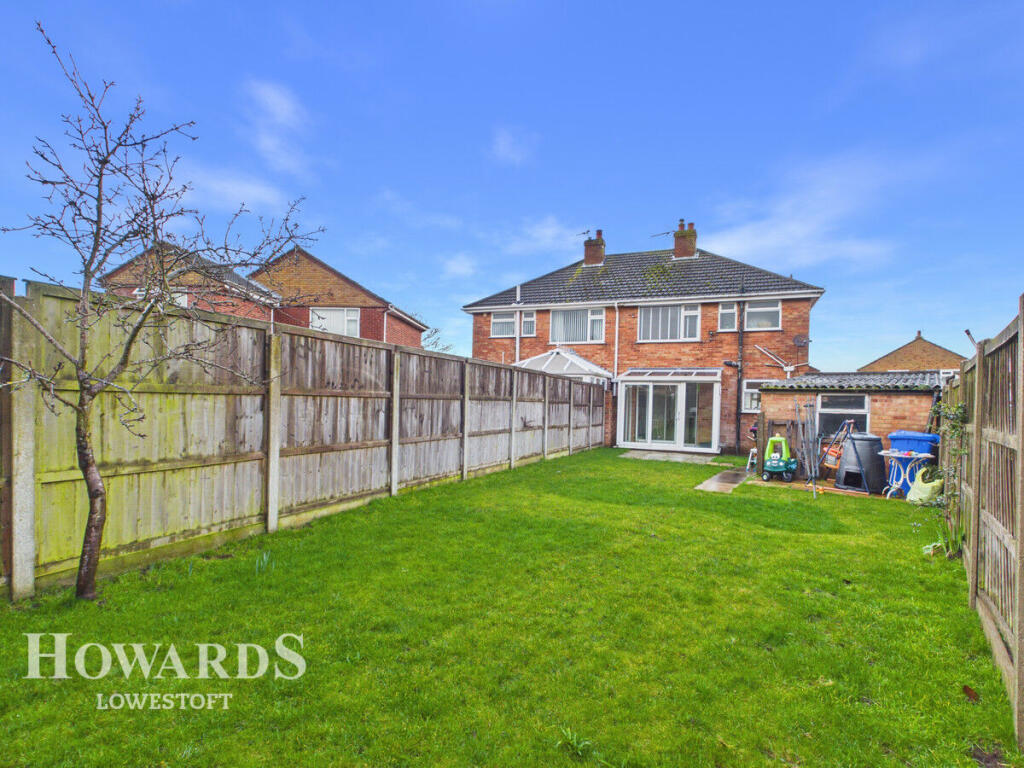 Hillcrest Gardens, Lowestoft photo 4