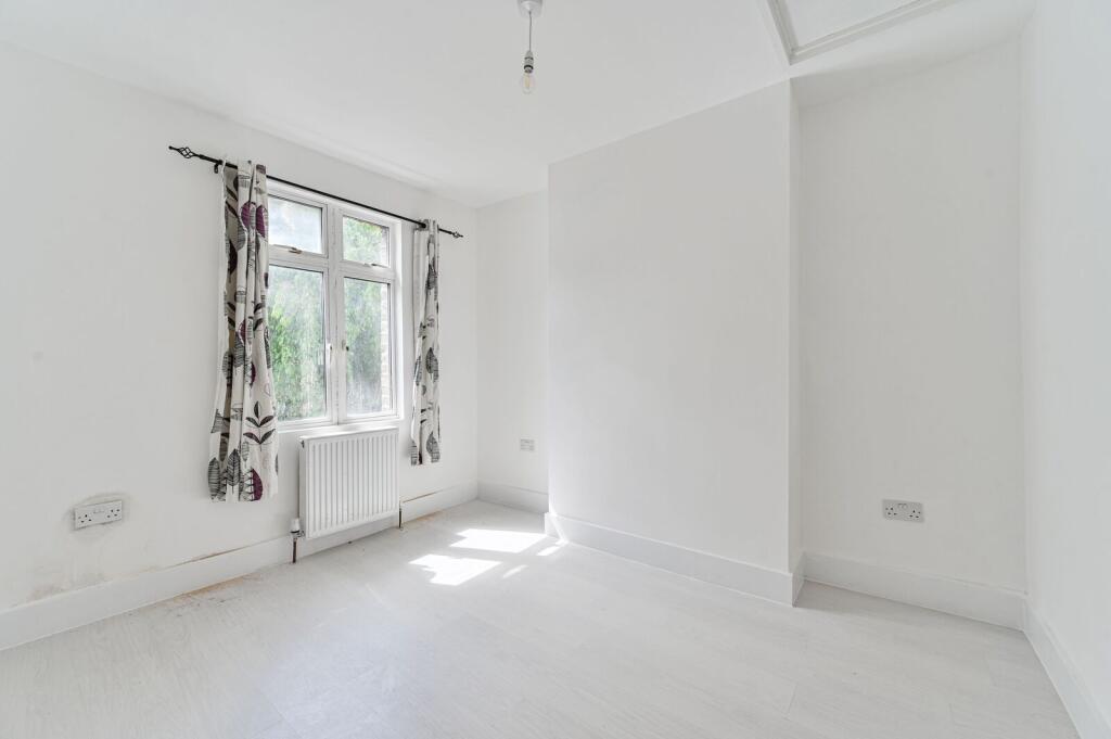 House in London - View 5