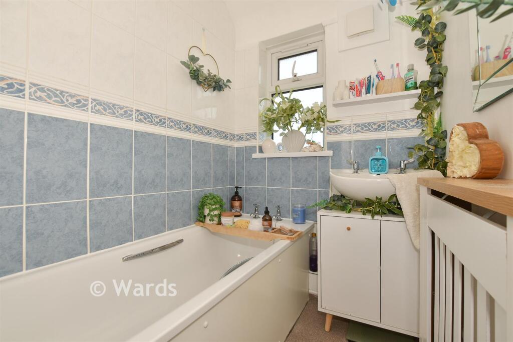 Apartment in Canterbury - More