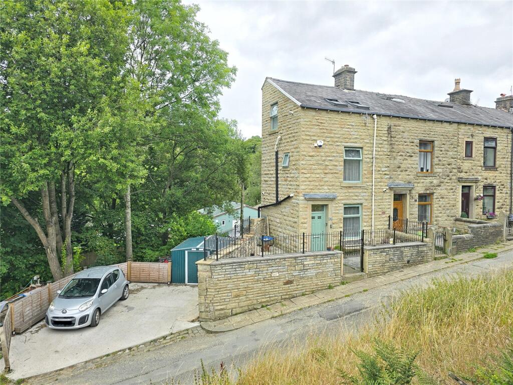 Main image of property: Upper Ash Mount, Hill End Lane, Rawtenstall, Rossendale, BB4