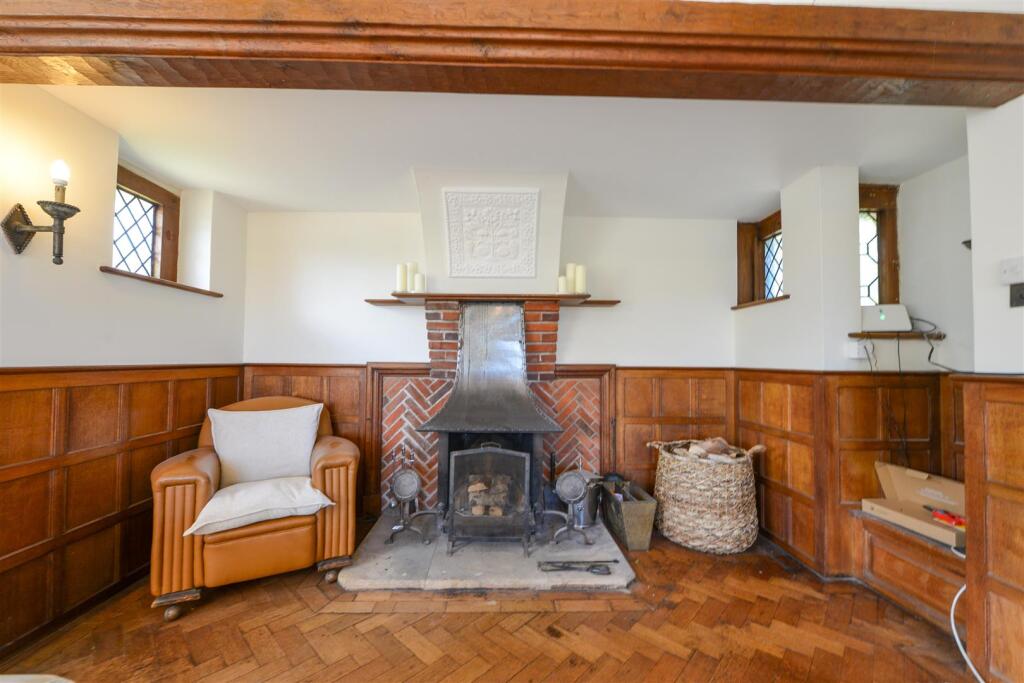 House in Canterbury - More