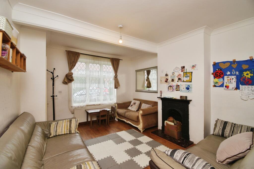 House in London, Royal Borough of Greenwich - View 2