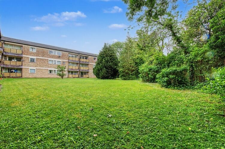 Apartment in Oxford, Headington - View 4