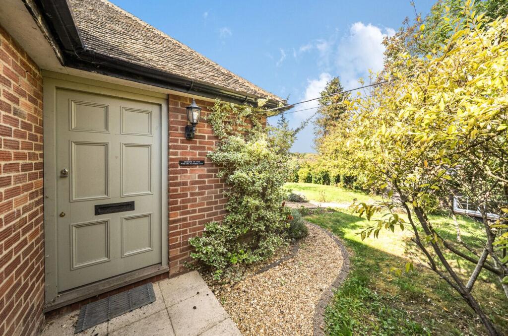 2-bed semi-detached on Manor Rise, Anna Valley, Andover, SP11 7LS, £475,000