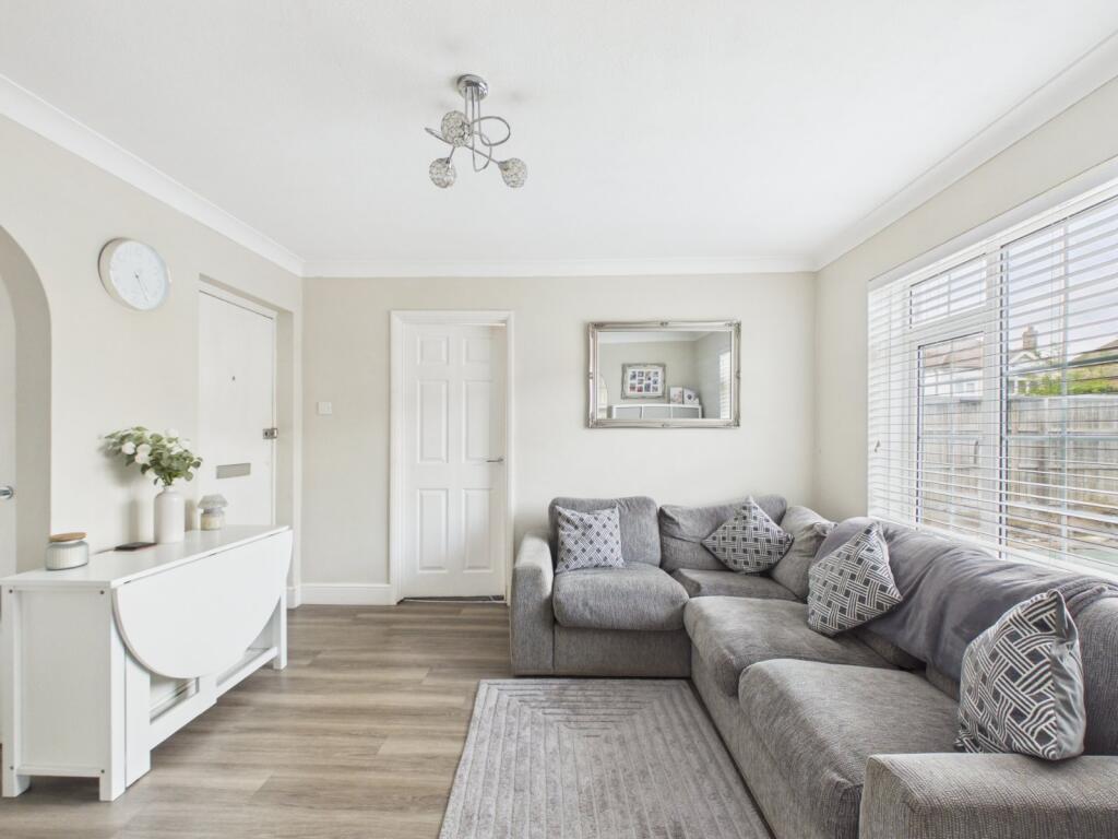 Apartment in Twickenham - View 5
