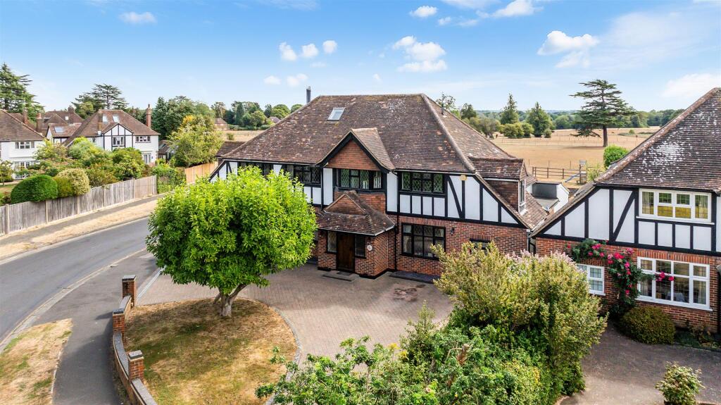 House in Sutton - View 3