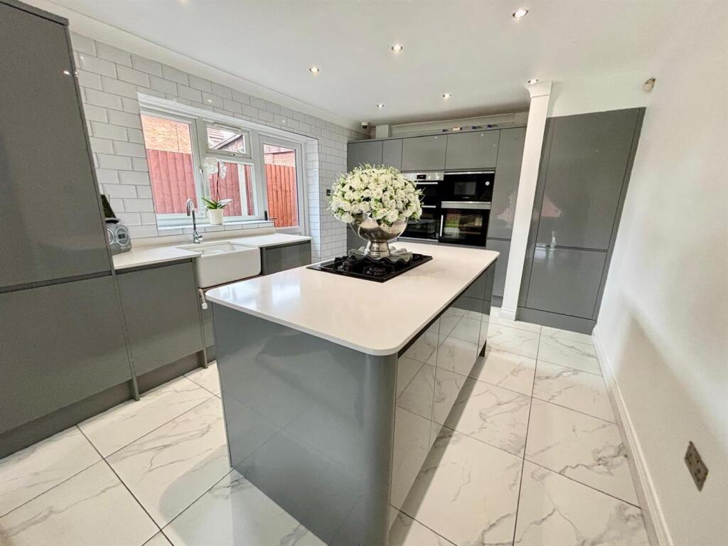 House in Twickenham - View 2