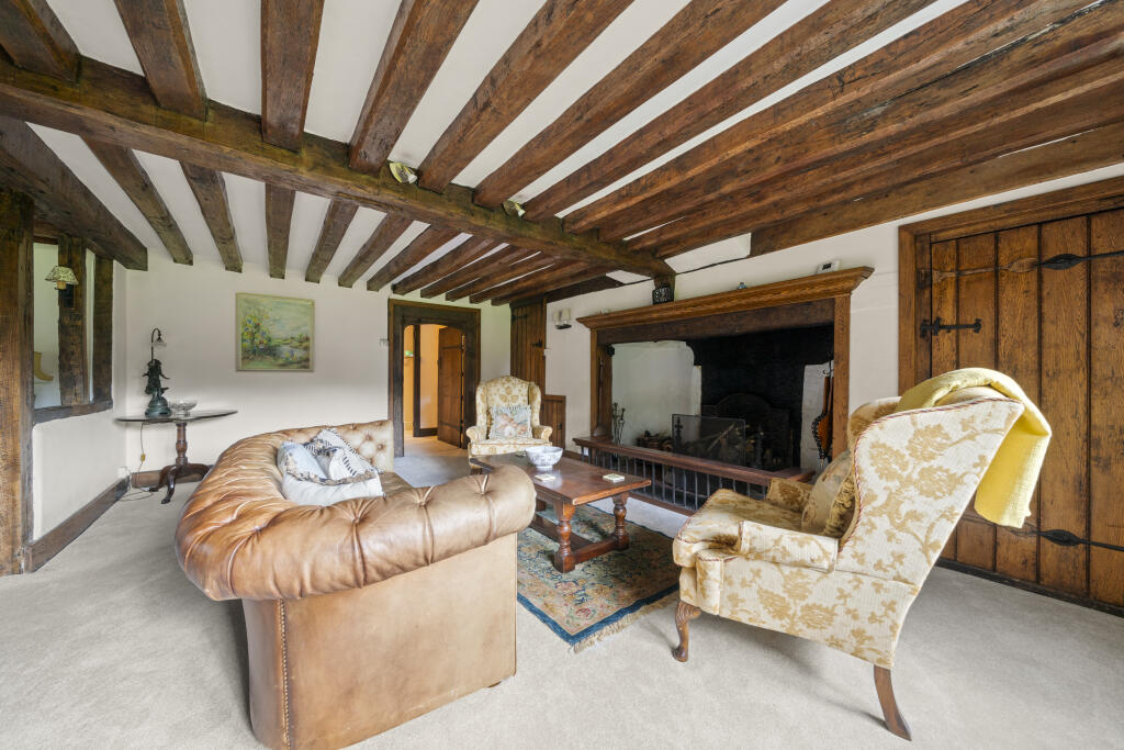 House in Horsham, Cowfold - More