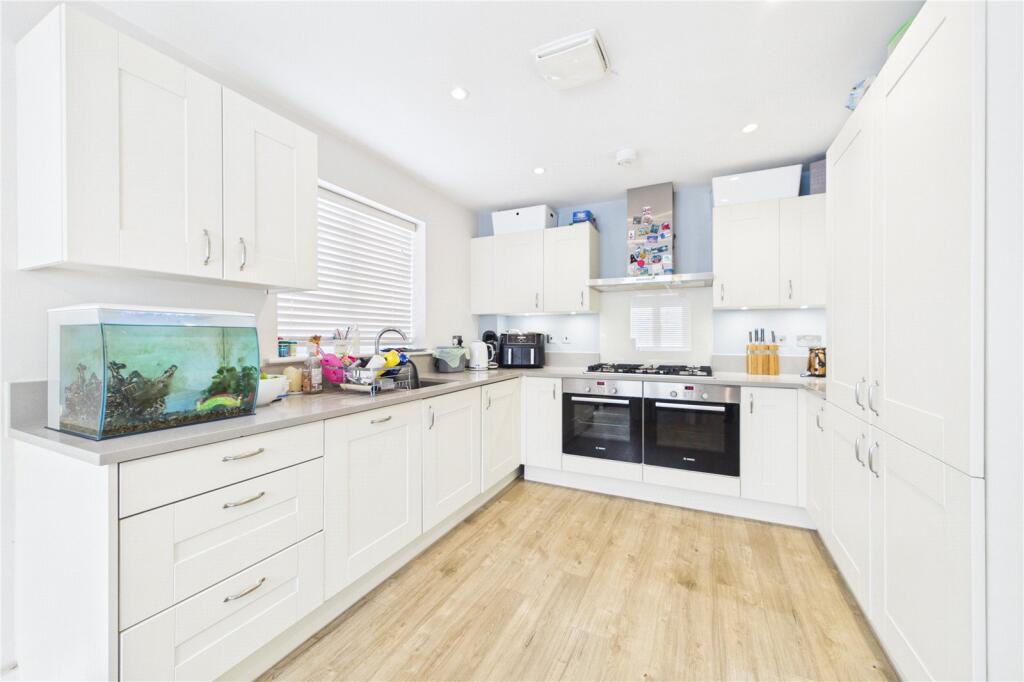 House in Three Mile Cross, Shinfield - View 5