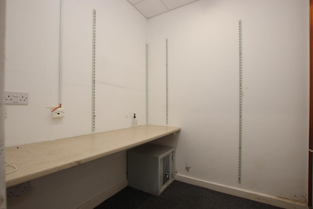 Photo 12
