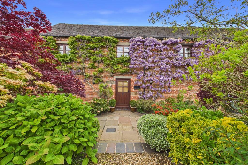 House in East Staffordshire, Upper Nobut, Leigh - View 2