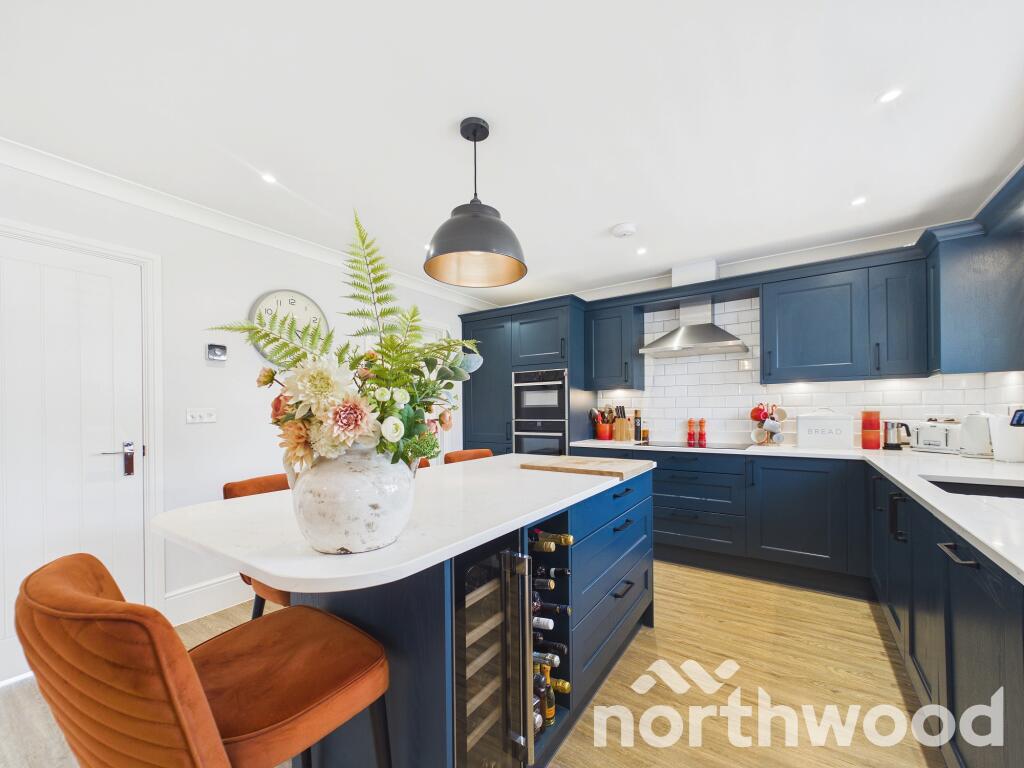 House in Tonbridge - More