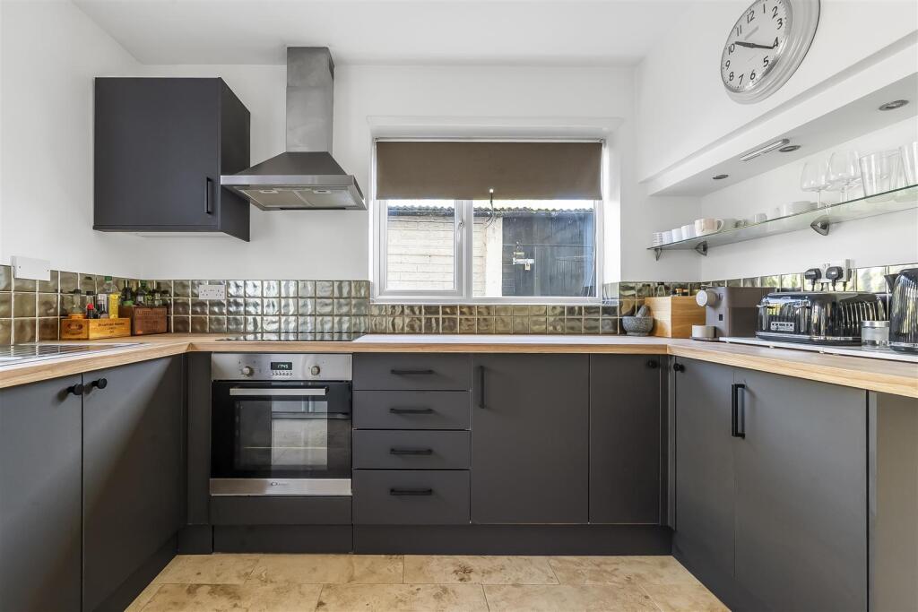 House in Tandridge, Godstone - View 4