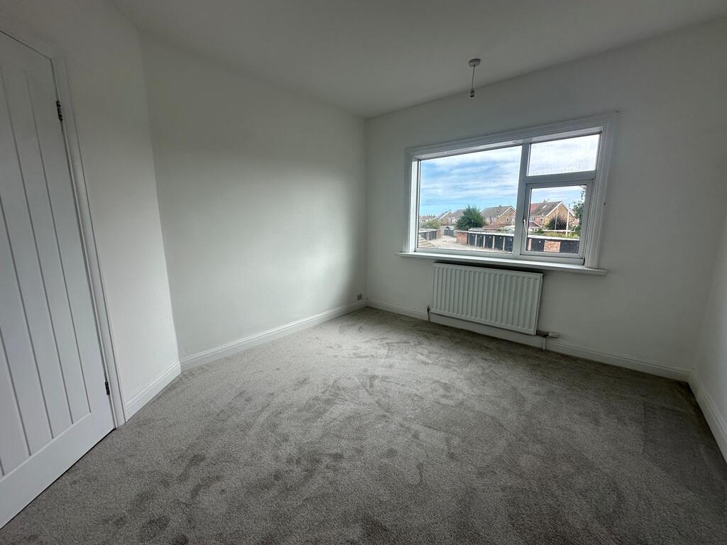House in Grimsby, Littlefield - More